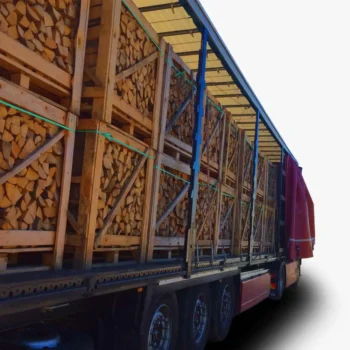 Kaminholz Breuer – Voll beladener LKW mit qualitativ hochwertigem Brennholz Buche, perfekt getrocknet für optimale Brenneigenschaften. Großmengenlieferung für effizientes und nachhaltiges Heizen.